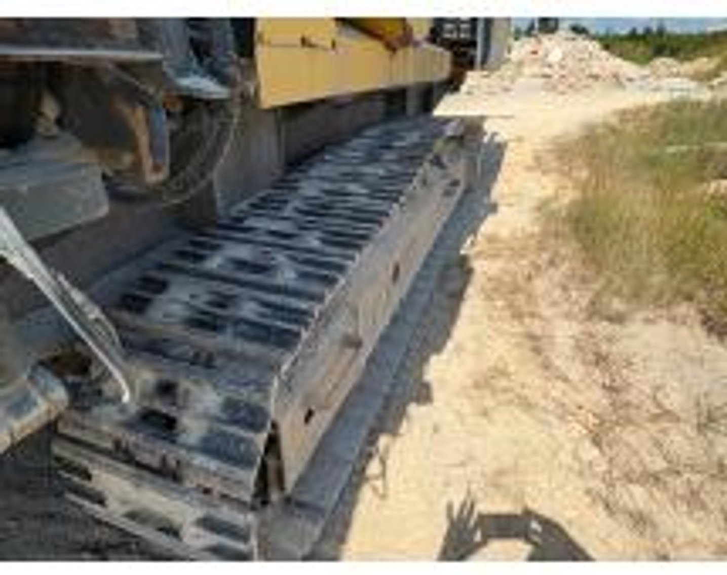 Image for Heavy Equipment Auction - 2006 Komatsu BR480RG Mobile Jaw Crusher