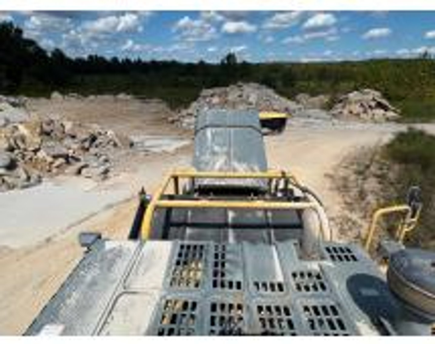 Image for Heavy Equipment Auction - 2006 Komatsu BR480RG Mobile Jaw Crusher