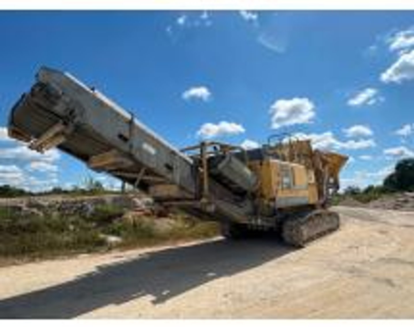 Image for Heavy Equipment Auction - 2006 Komatsu BR480RG Mobile Jaw Crusher