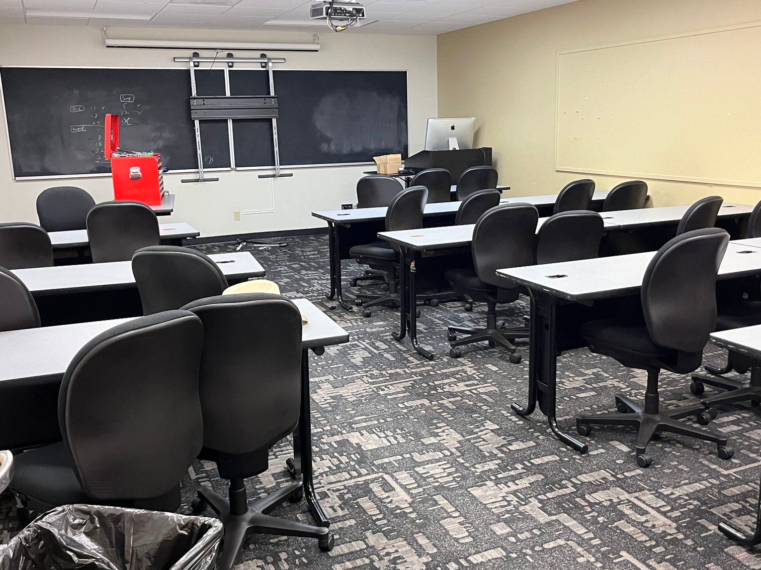 Image for School of Design/ Media Arts/Fashion Liquidation Formerly Art Institute of Dallas