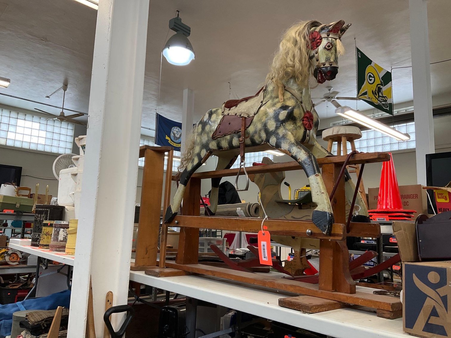 Image for Furniture, collectibles, household-Main back