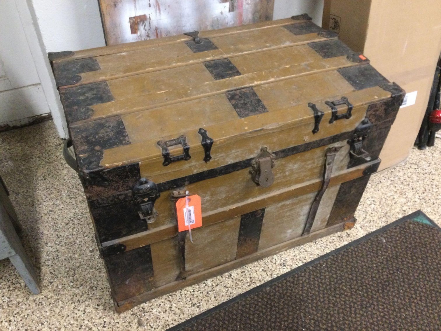 Image for Furniture, collectibles, household-Main back