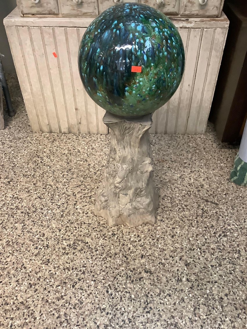 Image for Furniture, collectibles, household-Main back