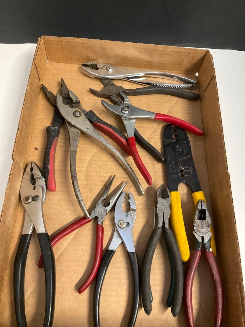 Image for Furniture, collectibles, household-Main back