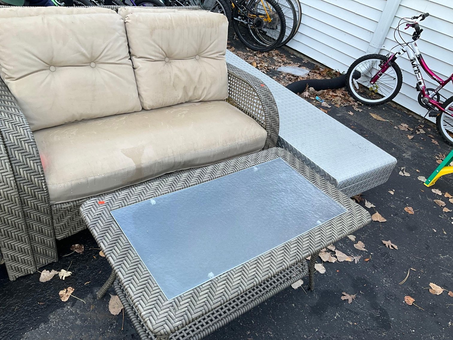 Image for Furniture, collectibles, household-Main front