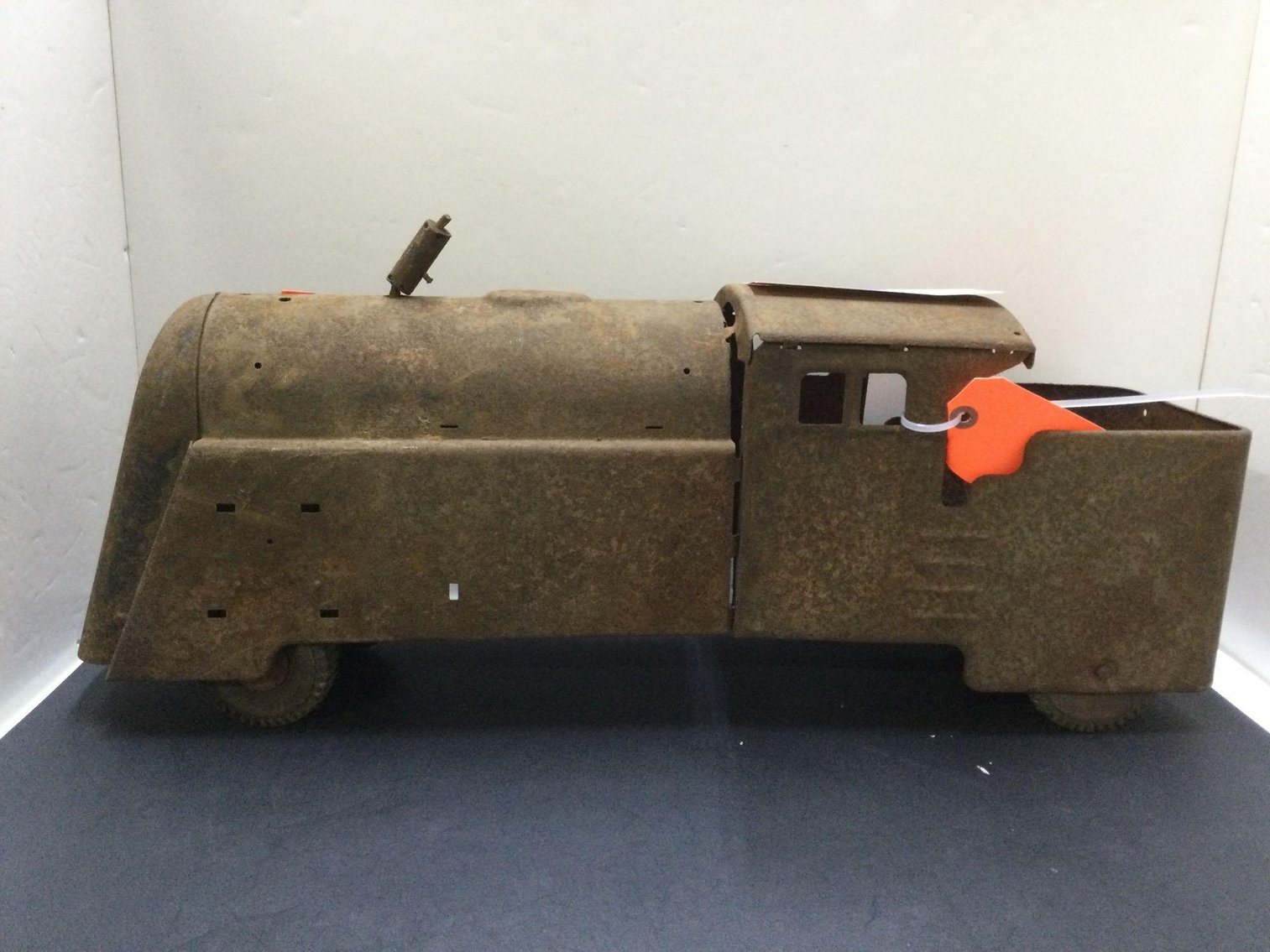 Image for Furniture, collectibles, household-Main front