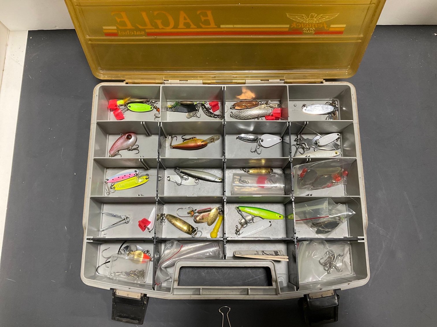 Image for Furniture, collectibles, household-New Building North