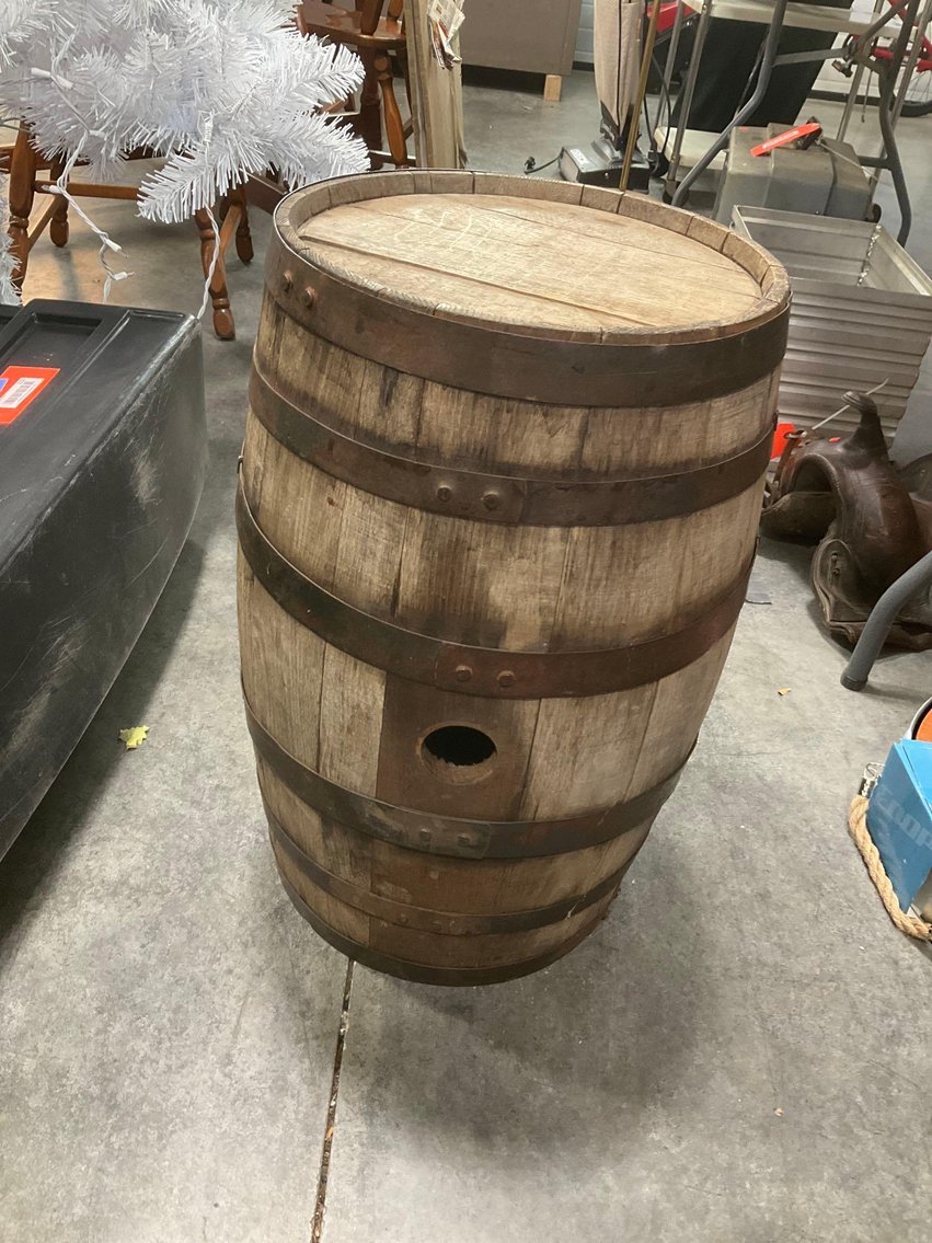 Image for Furniture, collectibles, household-New Building North