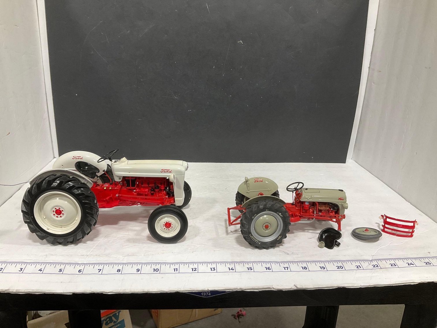 Image for Furniture, collectibles, household-New Building North