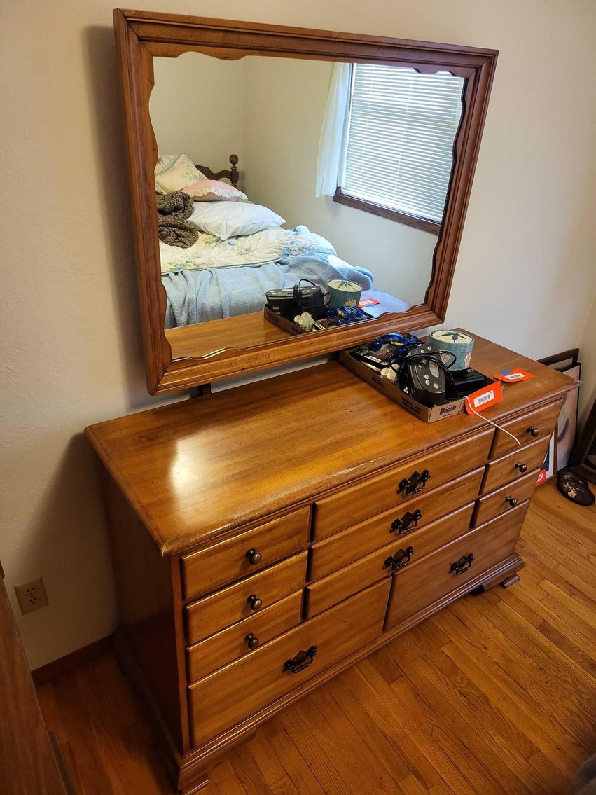 Image for Furniture, collectibles, household-Greenwald St