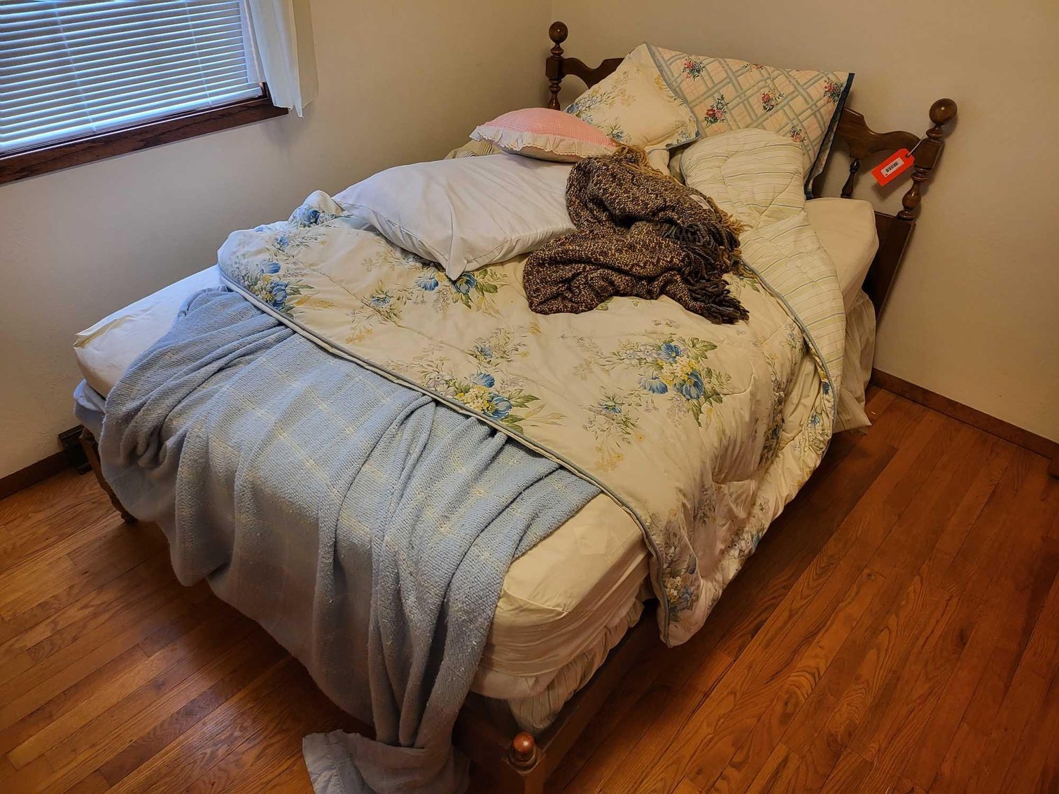 Image for Furniture, collectibles, household-Greenwald St