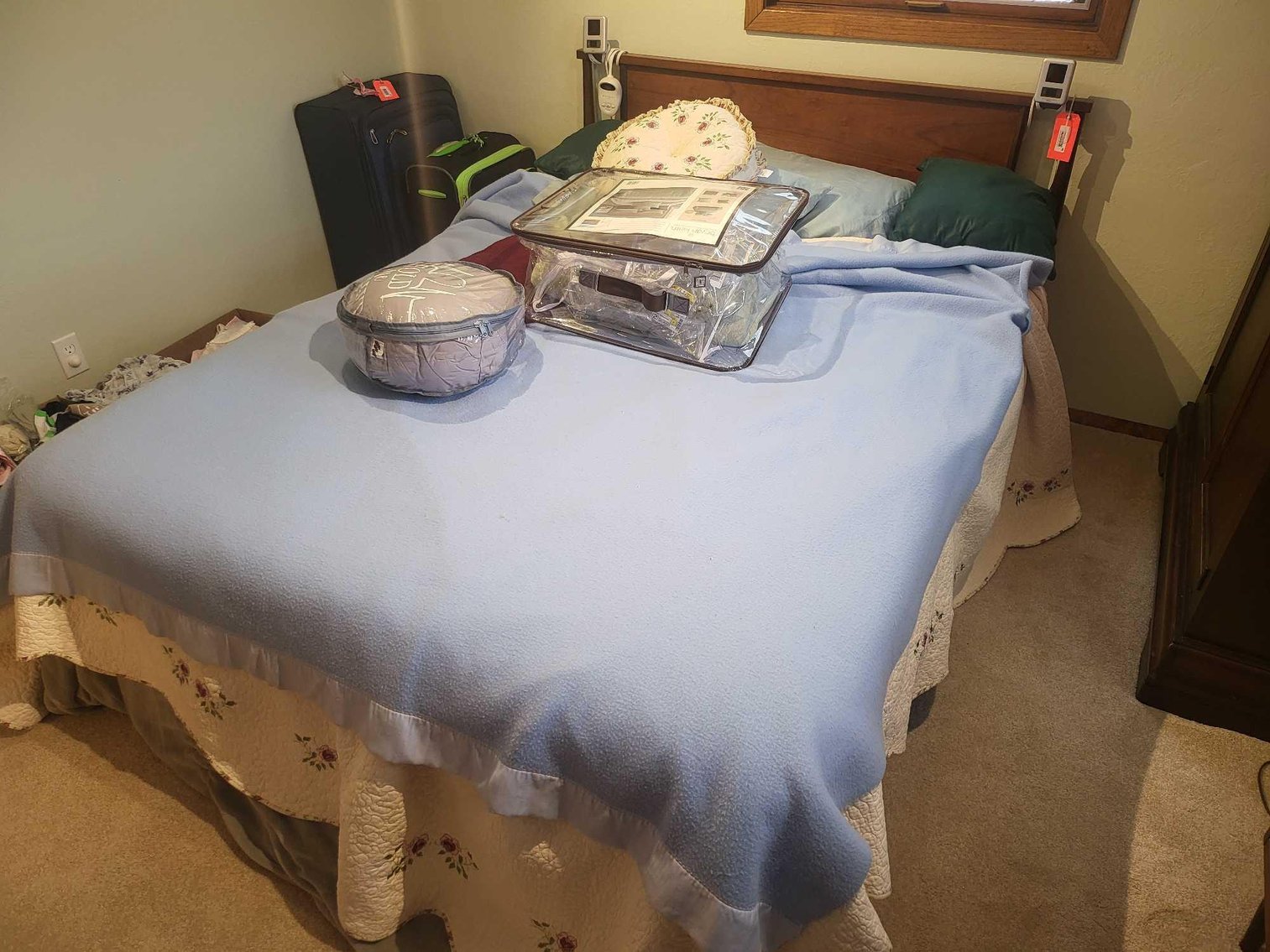 Image for Furniture, collectibles, household-Greenwald St