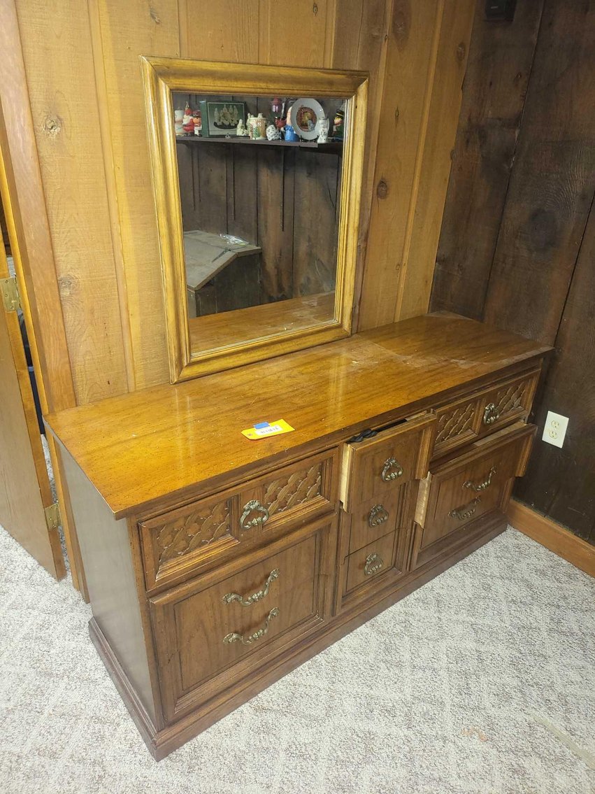 Image for Furniture, collectibles, household-Greenwald St