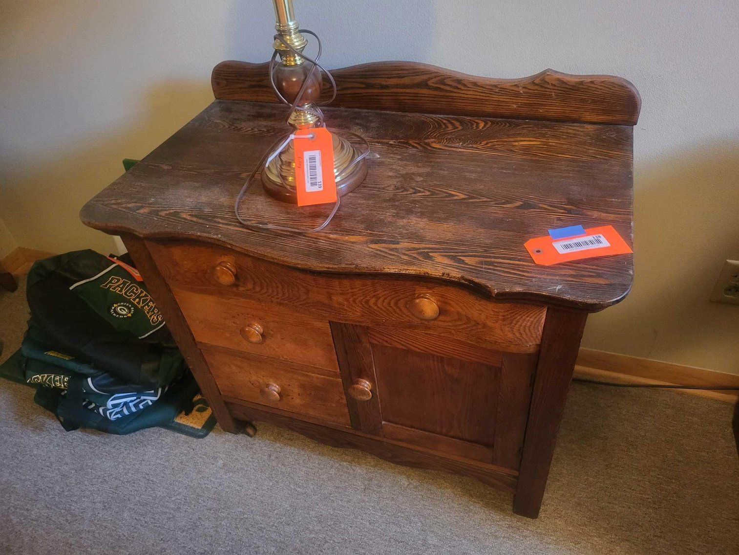 Image for Furniture, collectibles, household-Bond St Neenah