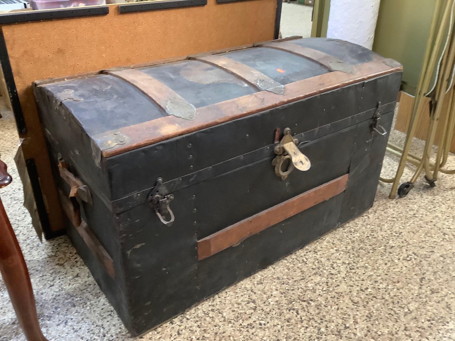 Image for Furniture, collectibles, household-Main front &