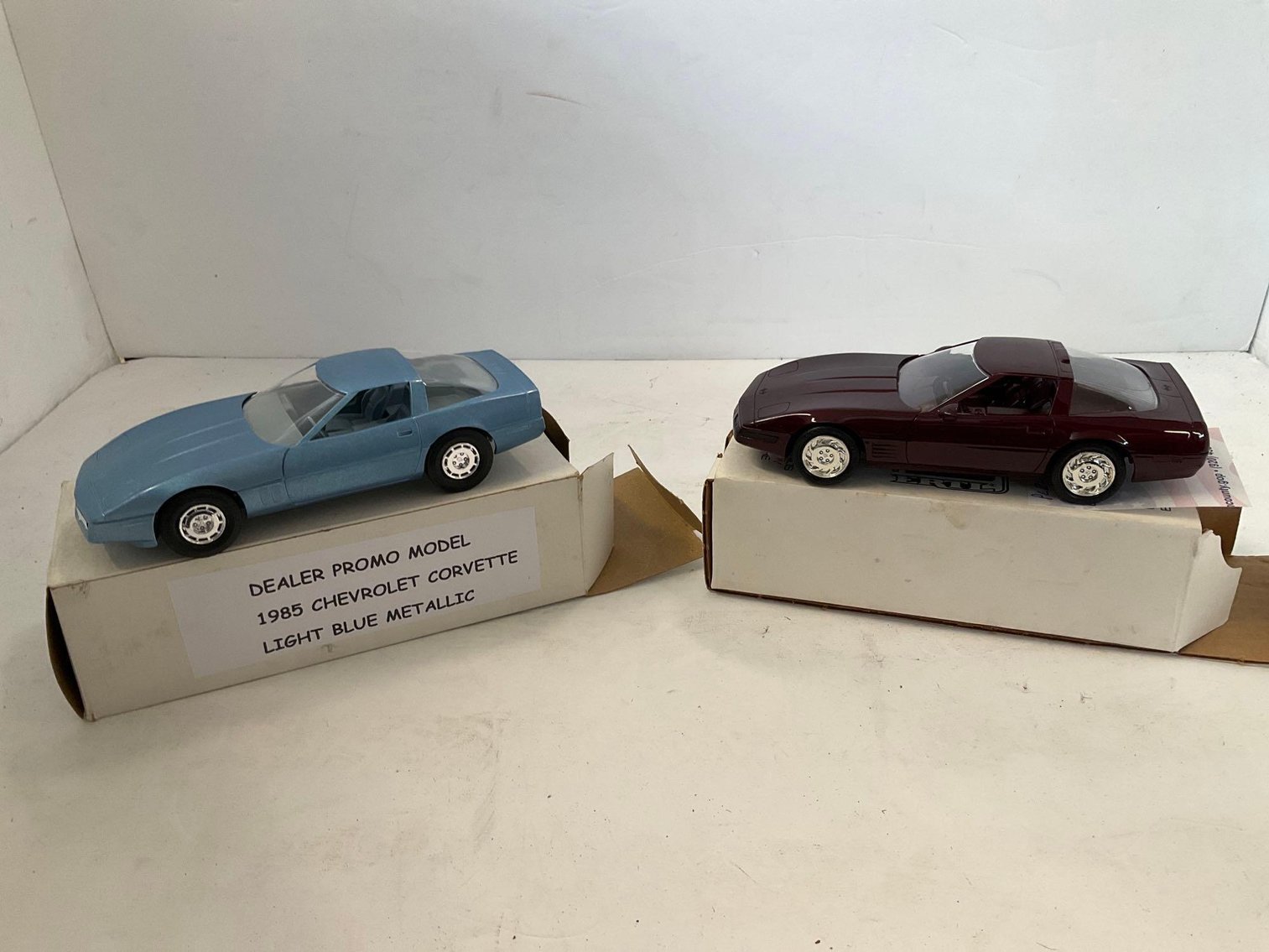 Image for Furniture, collectibles, household-Main front