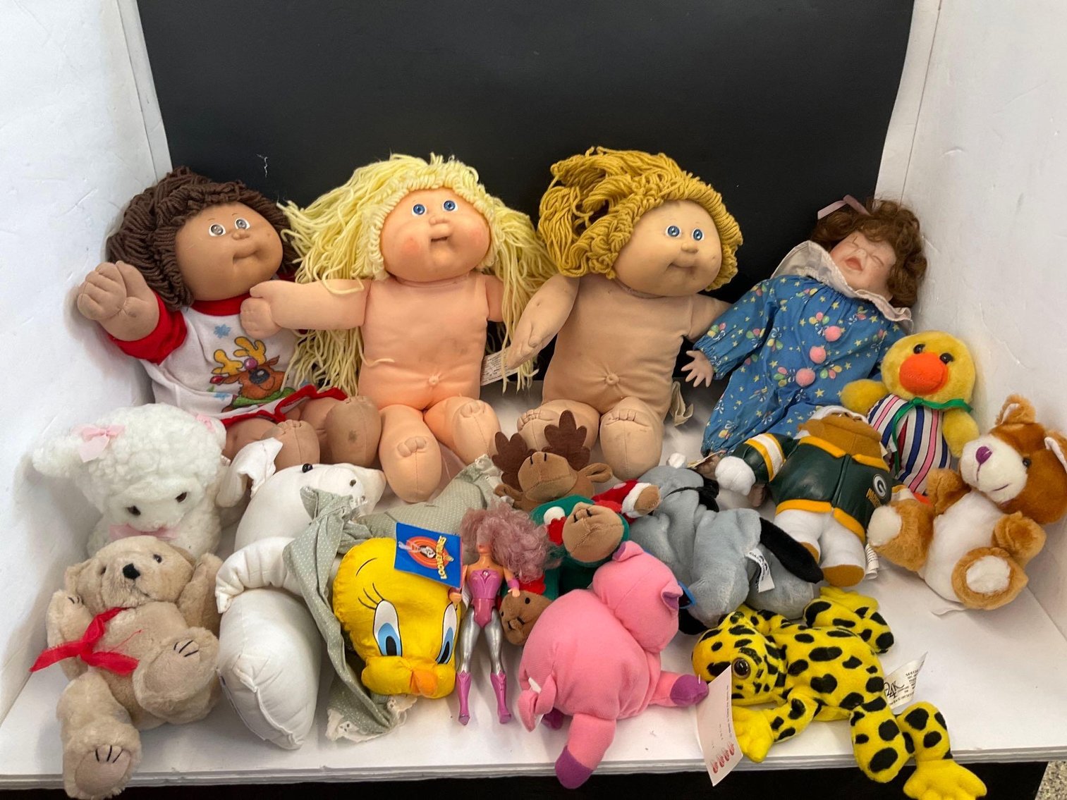 Image for Furniture, collectibles, household-Main front