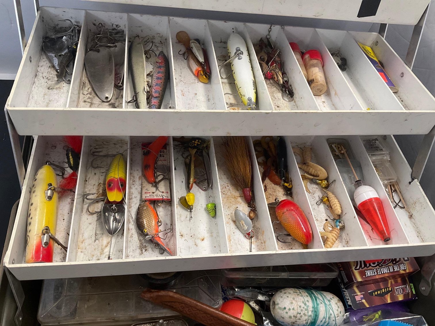 Image for Furniture, collectibles, household-Main back