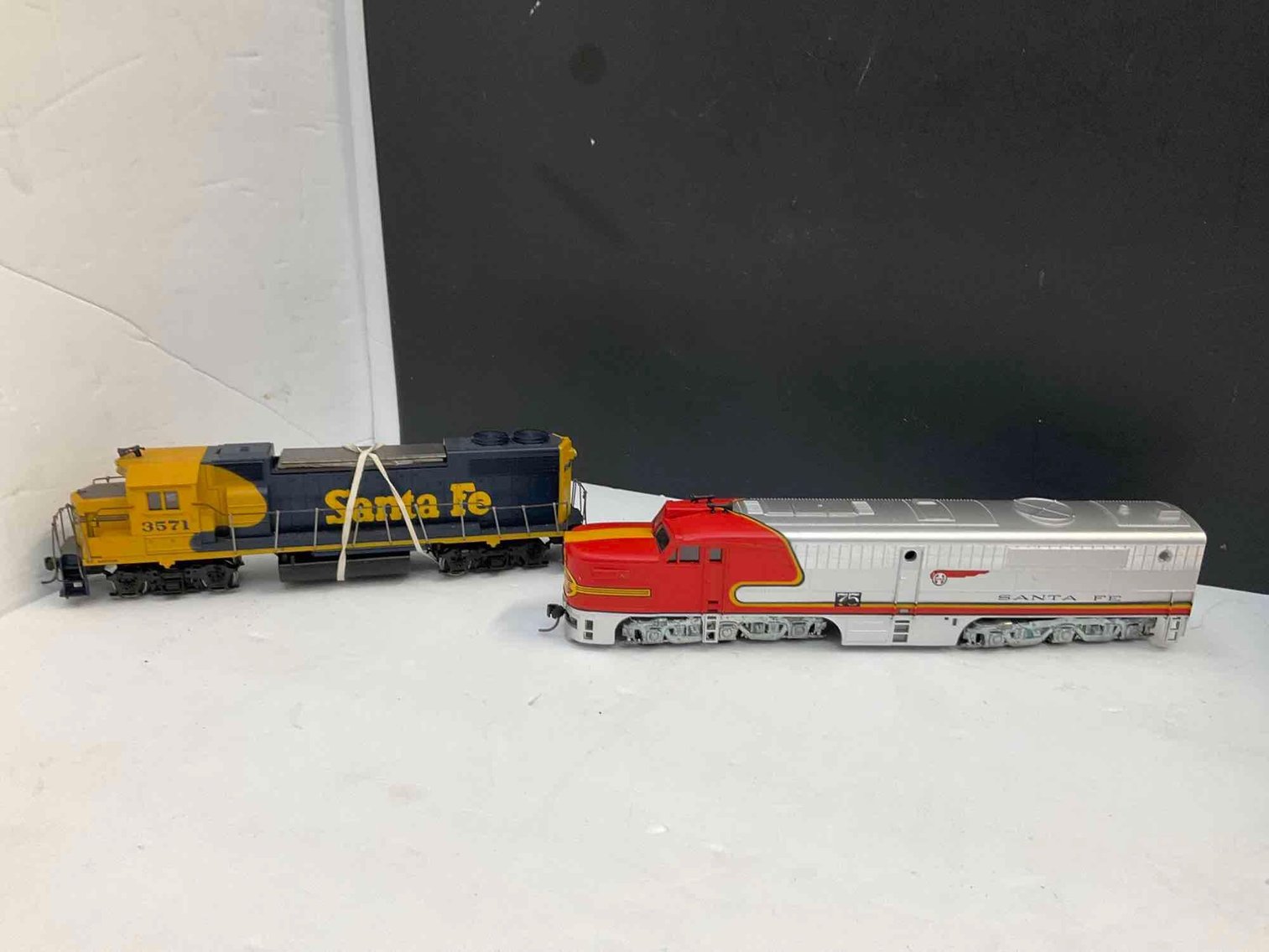 Image for Furniture, collectibles, household-Main back