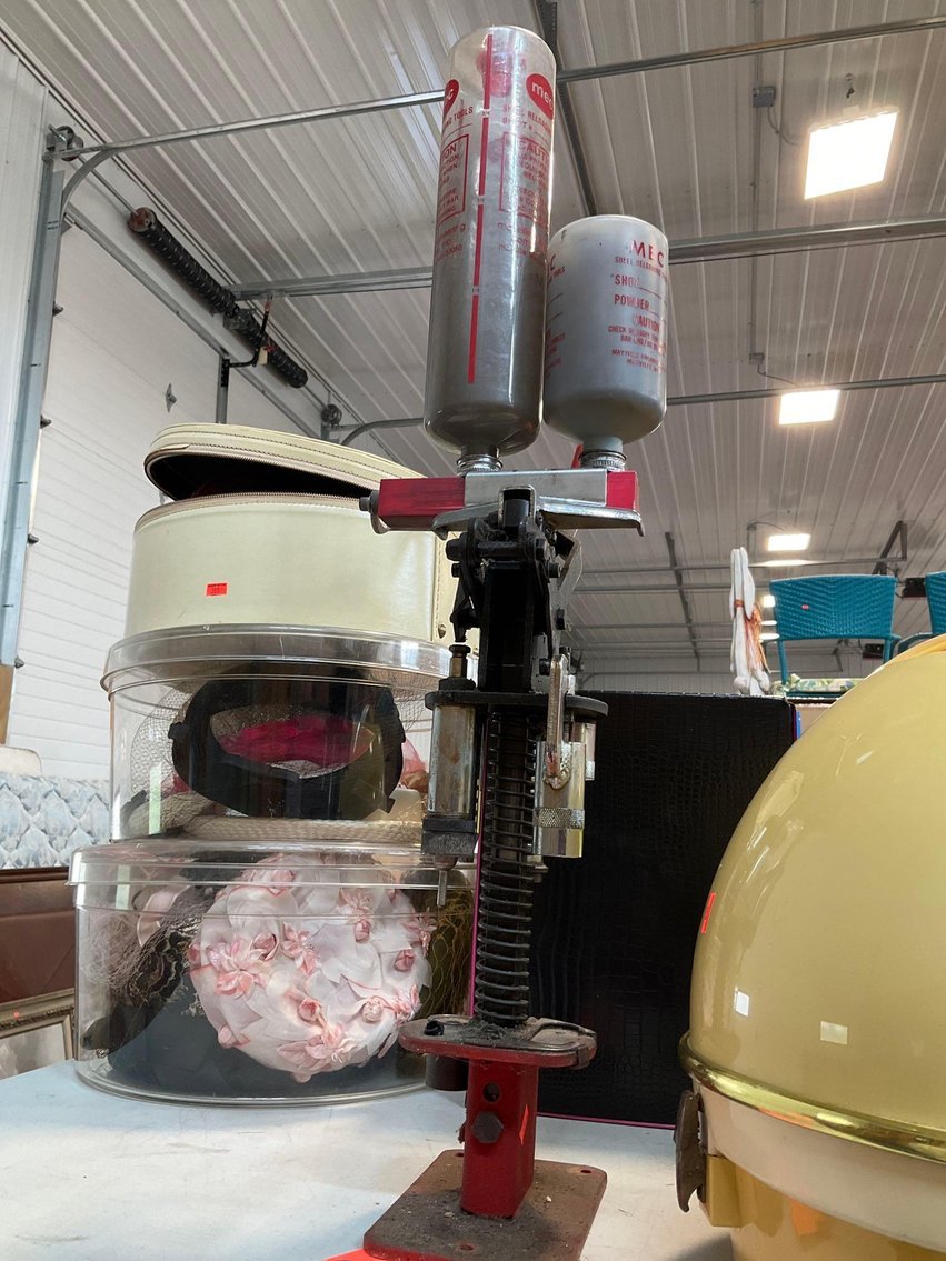 Image for Corvette, Furniture, collectibles, household-New south