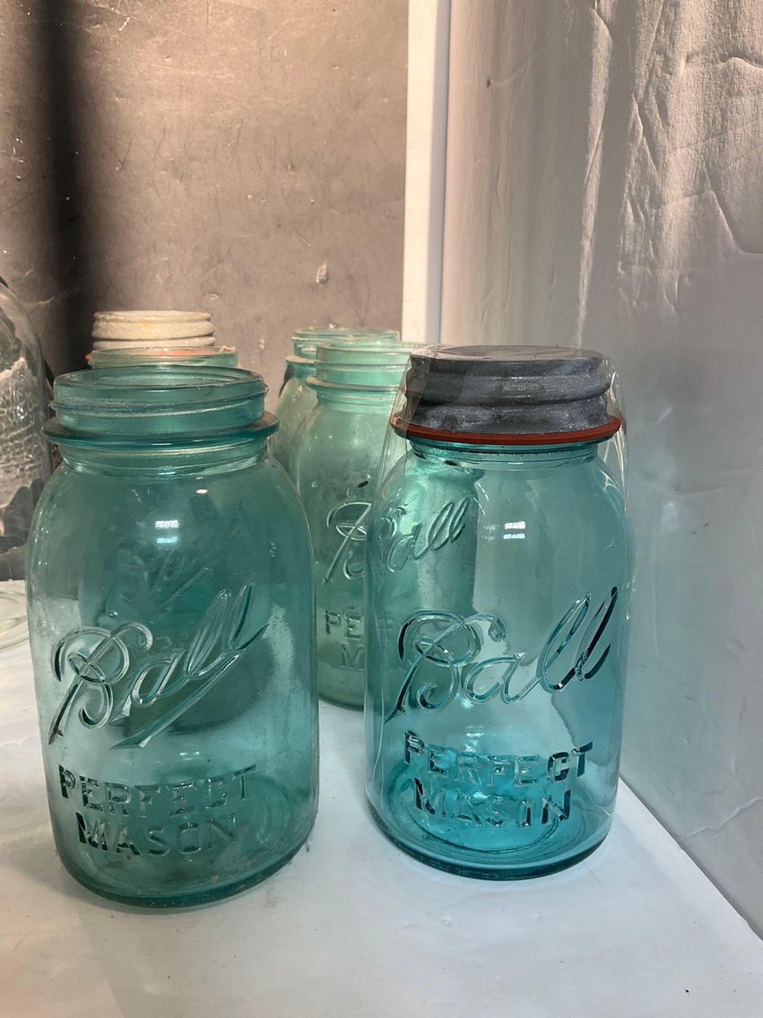 Image for Corvette, Furniture, collectibles, household-New south