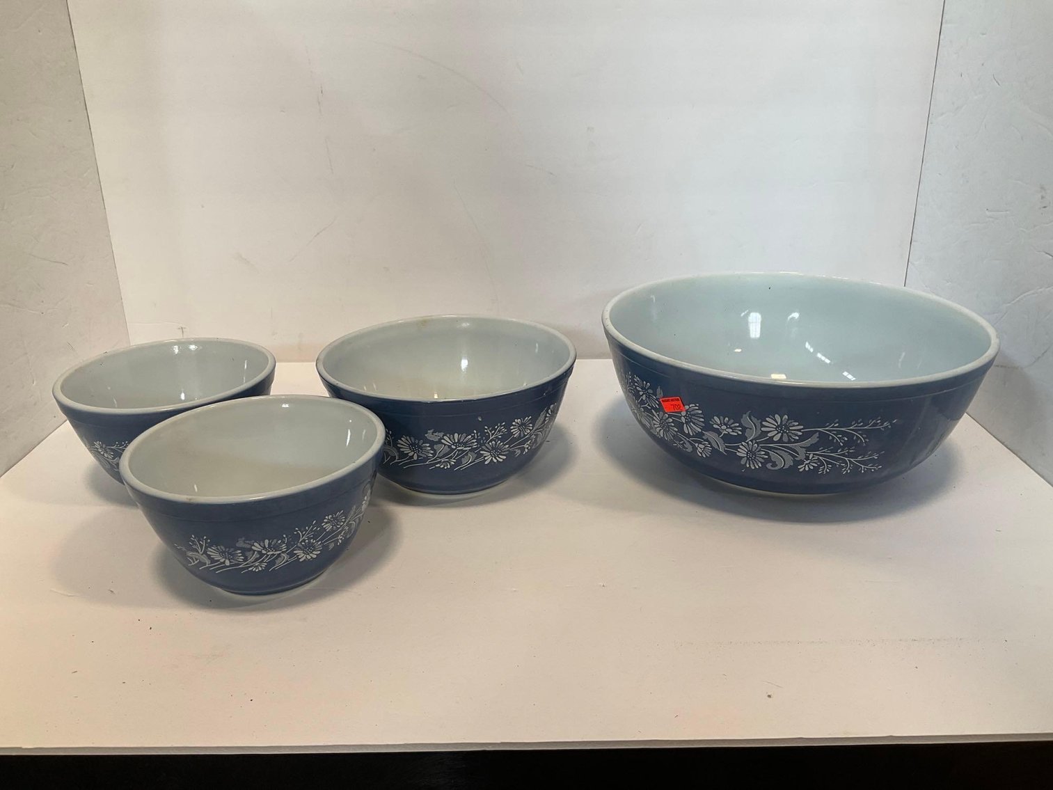 Image for Corvette, Furniture, collectibles, household-New south