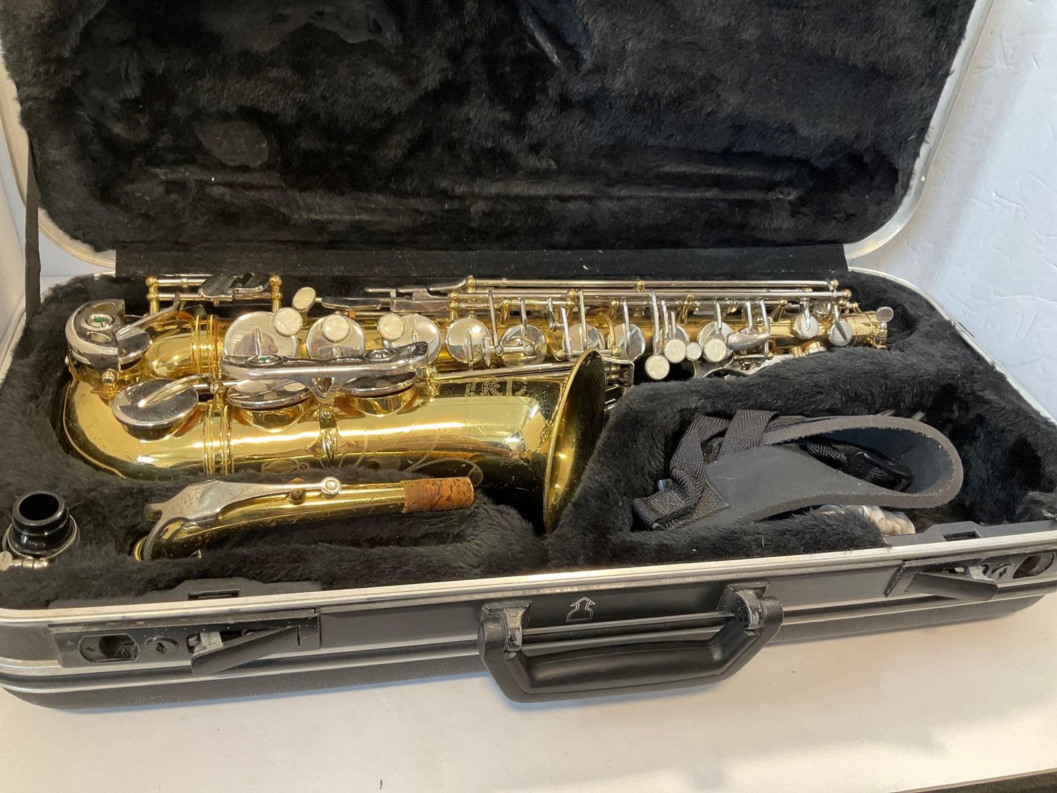 Image for Corvette, Furniture, collectibles, household-New south