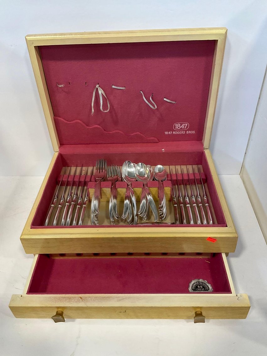 Image for Corvette, Furniture, collectibles, household-New south