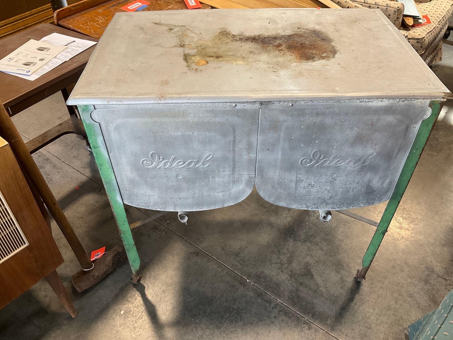 Image for Corvette, Furniture, collectibles, household-New south