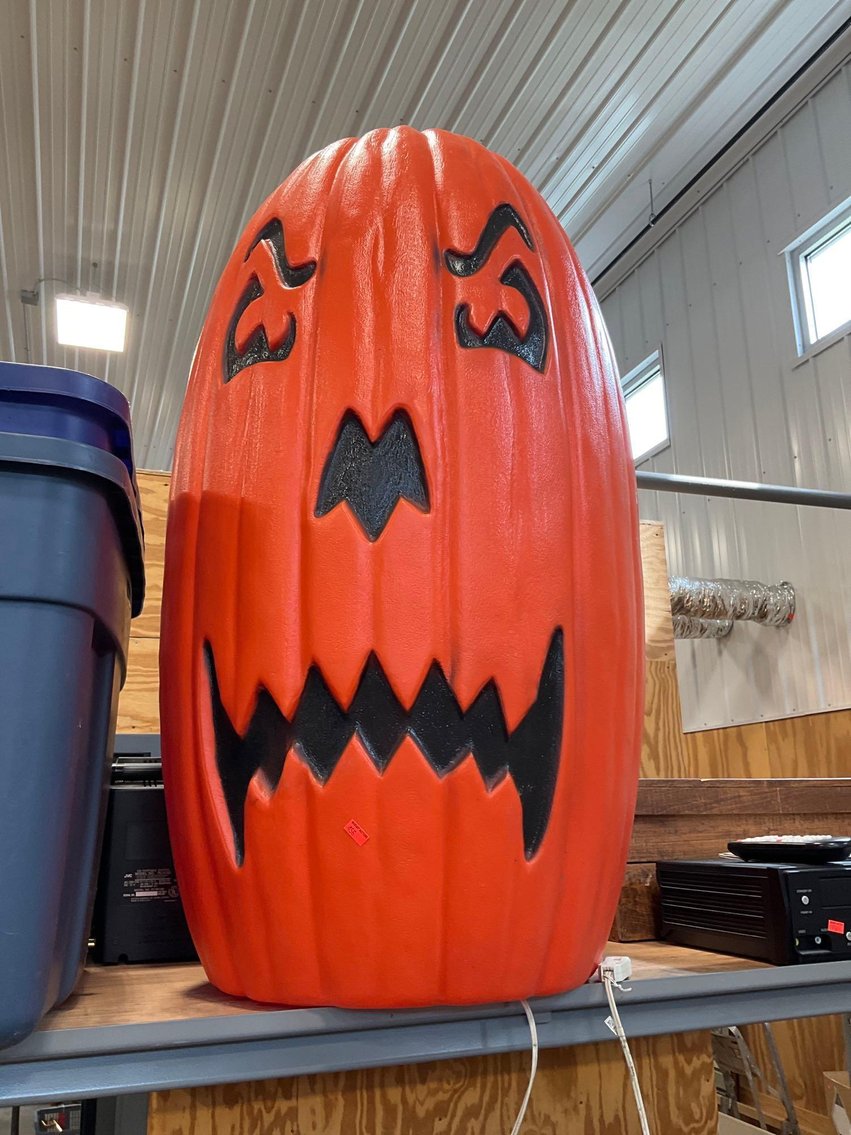 Image for Corvette, Furniture, collectibles, household-New south