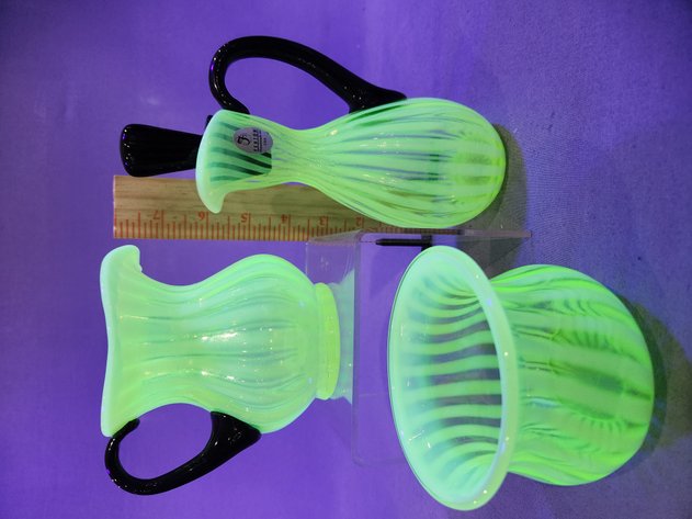 Image for Huge Holiday Weekend Online Fenton Art Glass Sale