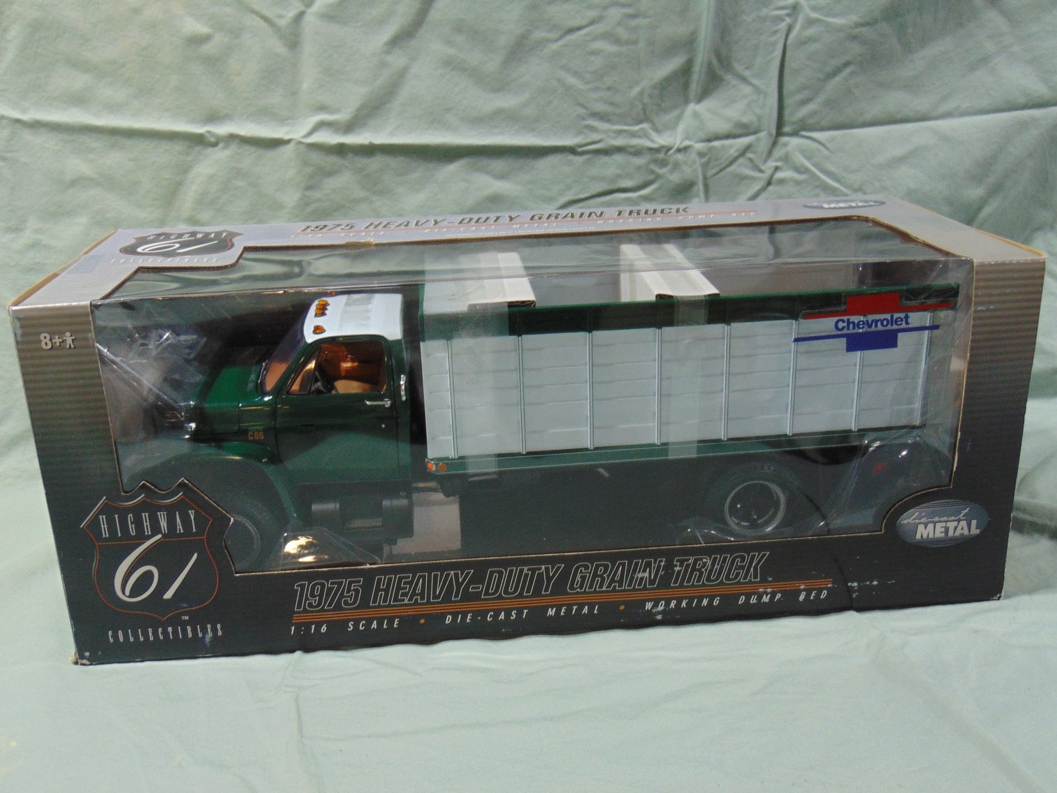 Image for Dyersville Spring Auction Extravaganza