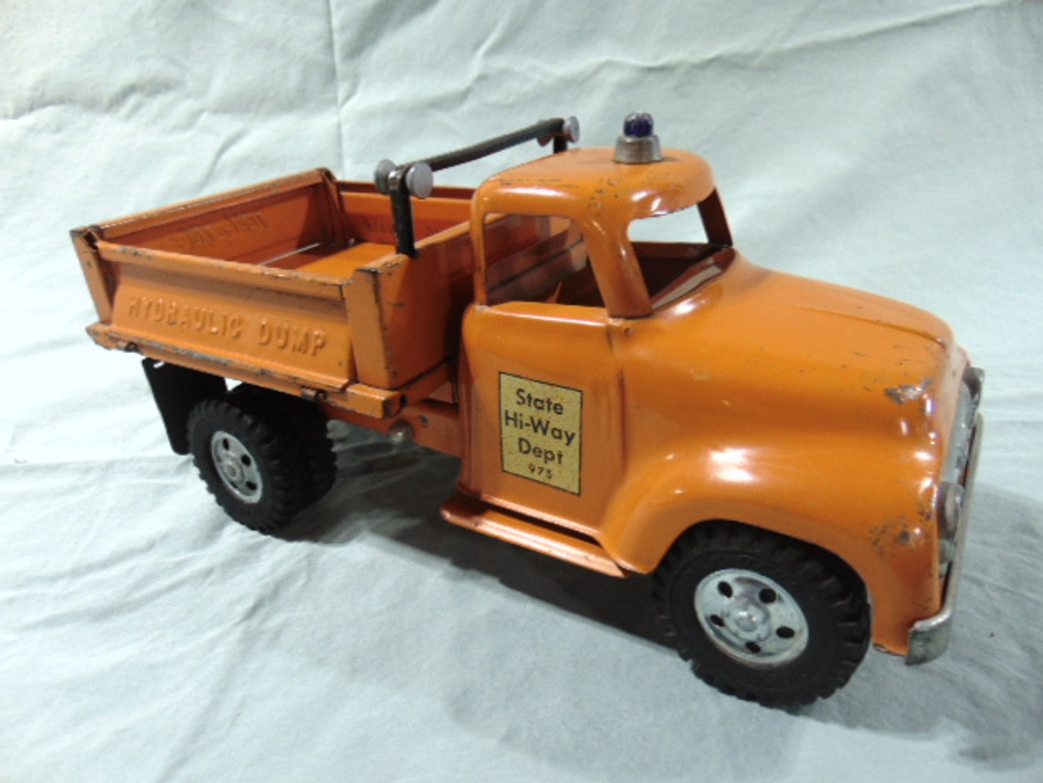 Image for Dyersville Spring Auction Extravaganza