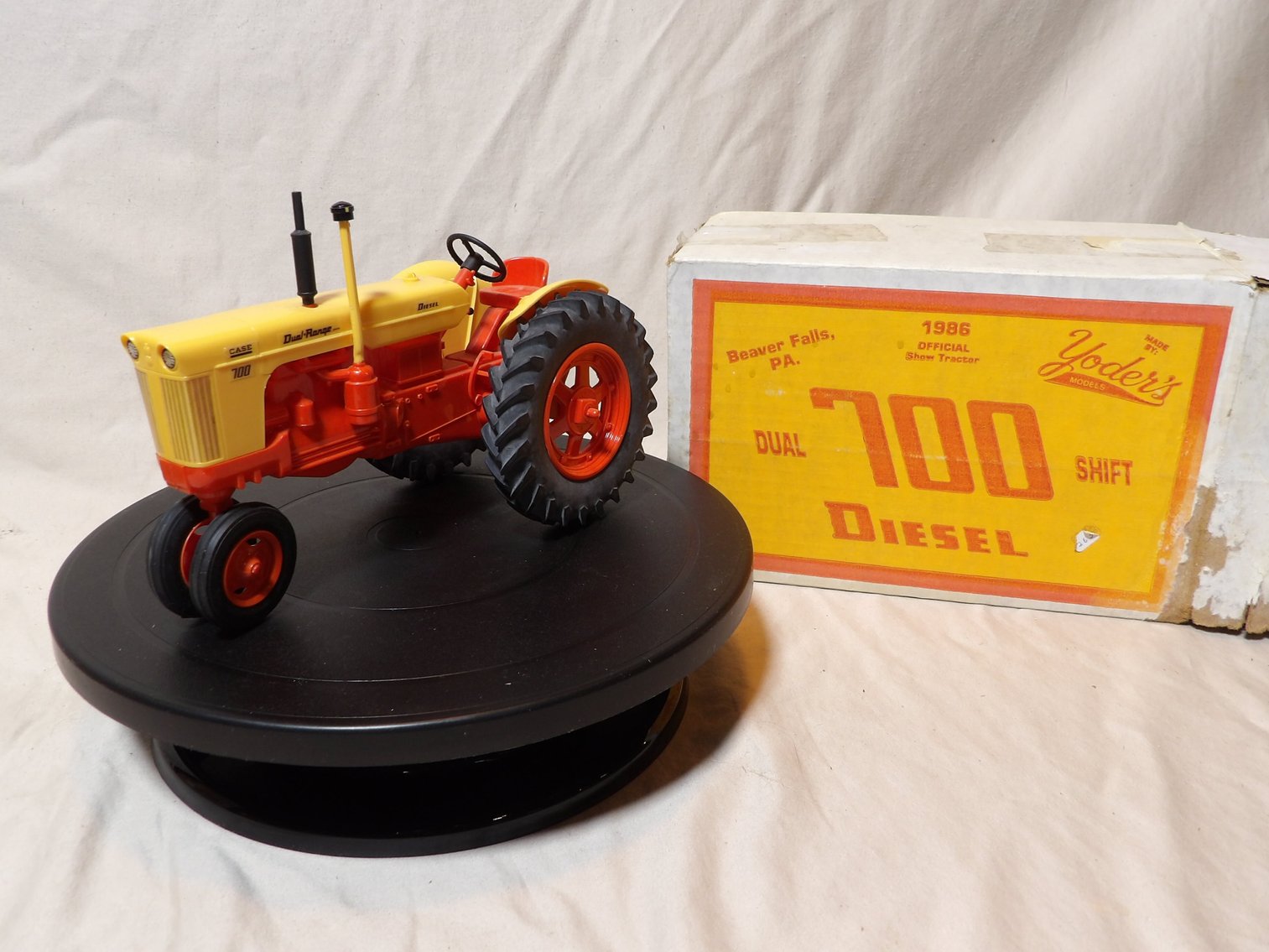 Image for Santa's Delight Friday Farm Toy/Memorabilia Auction