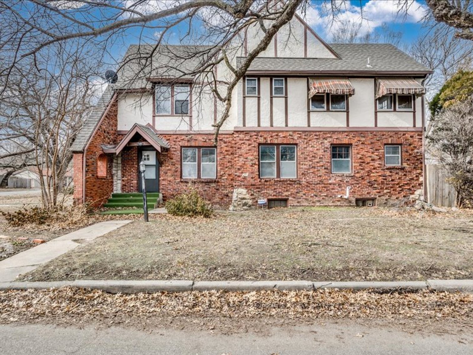 Image for 501 N Crestway (4326 E Central Ave)