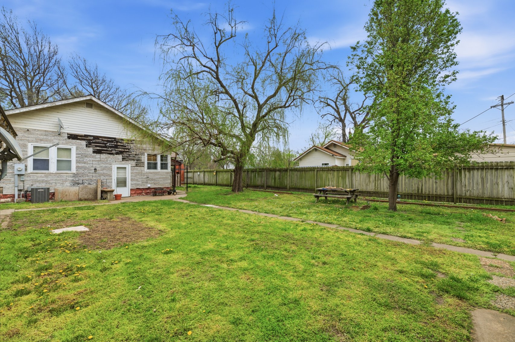 Image for 1341 S Waco Ave