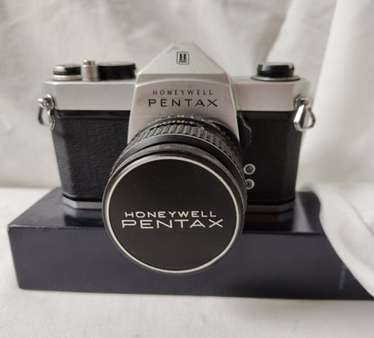 Image for Vintage & Antique Camera Collection and Photography Darkroom Equipment Auction