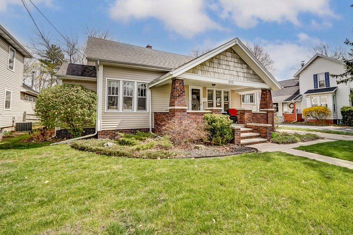 155 Buttonwood Ave, Bowling Green, OH  43402