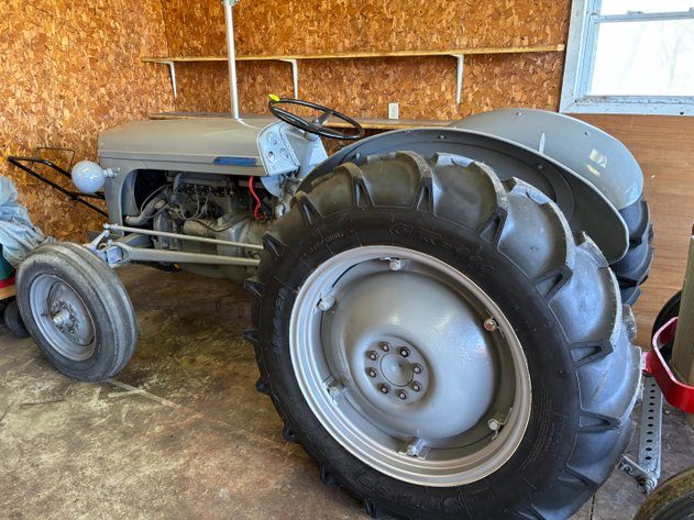 Estate of Lloyd and Mary Daman Auction