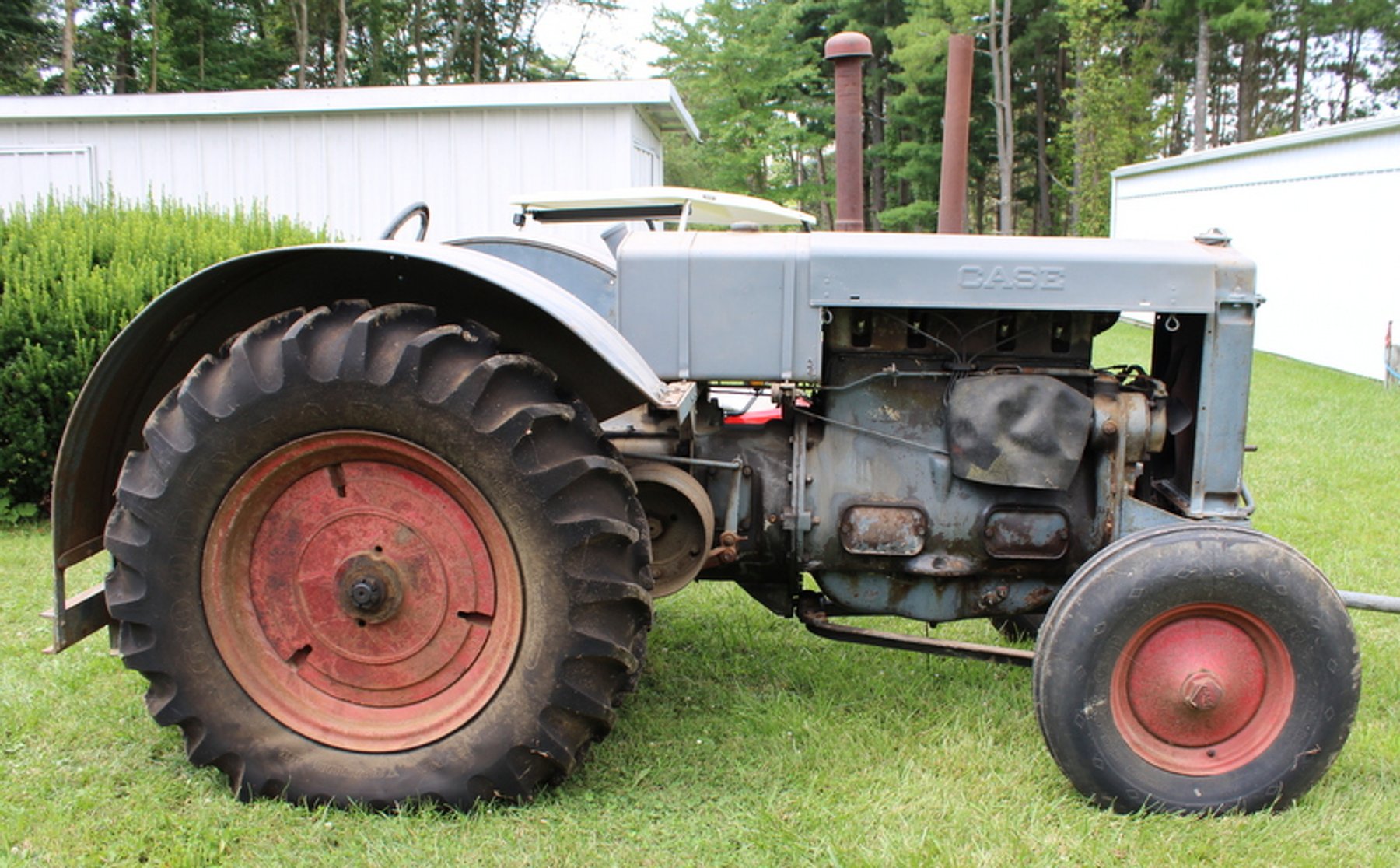 Image for Bob & Linda Crowell Vintage Tractors Online Auction