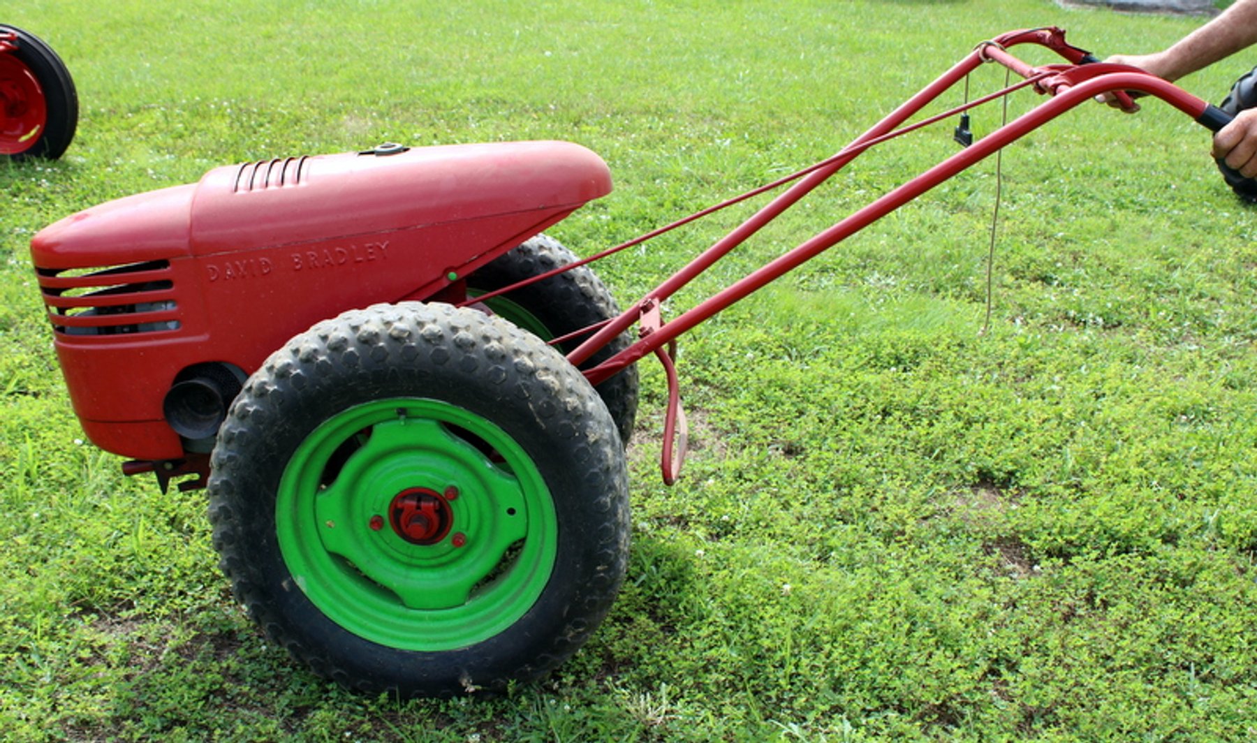 Image for Bob & Linda Crowell Vintage Tractors Online Auction