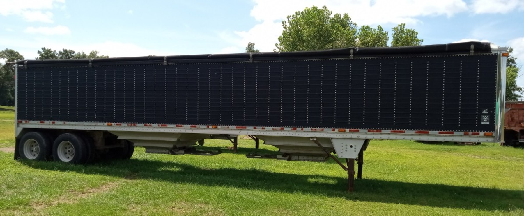 Image for Melvin & Karen Button Online Farm Equipment Auction