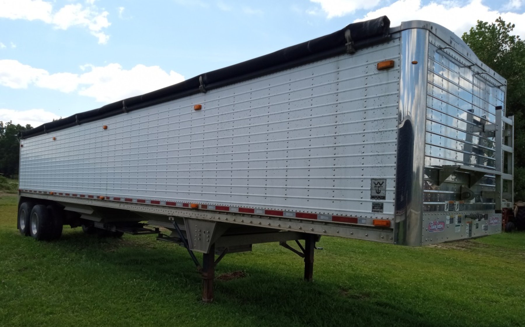 Image for Melvin & Karen Button Online Farm Equipment Auction