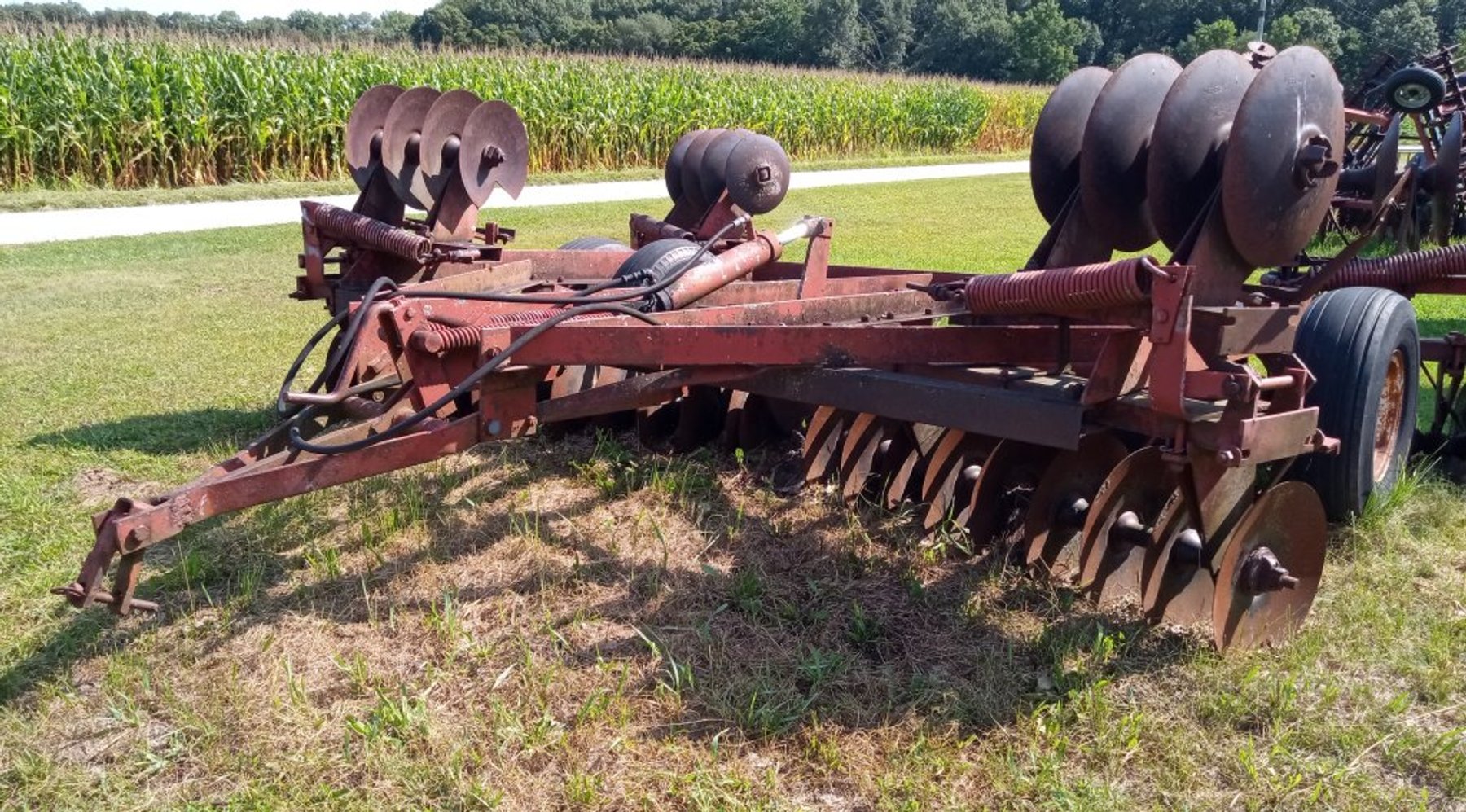Image for Melvin & Karen Button Online Farm Equipment Auction