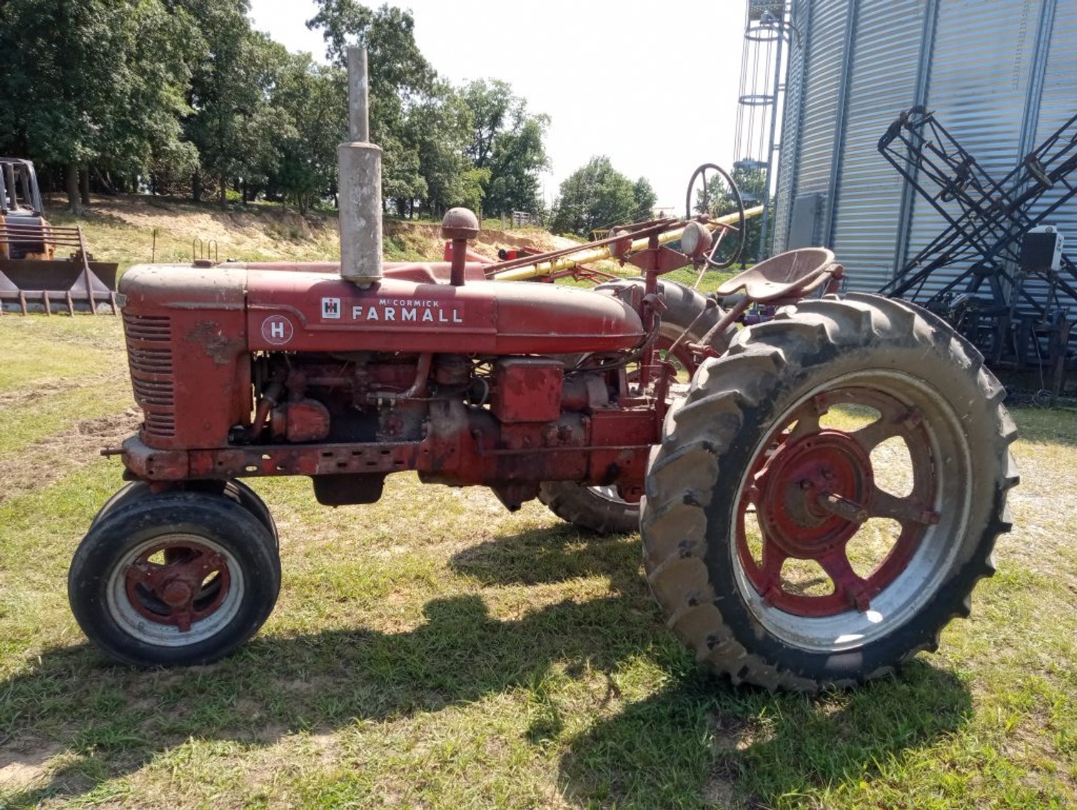 Image for Melvin & Karen Button Online Farm Equipment Auction