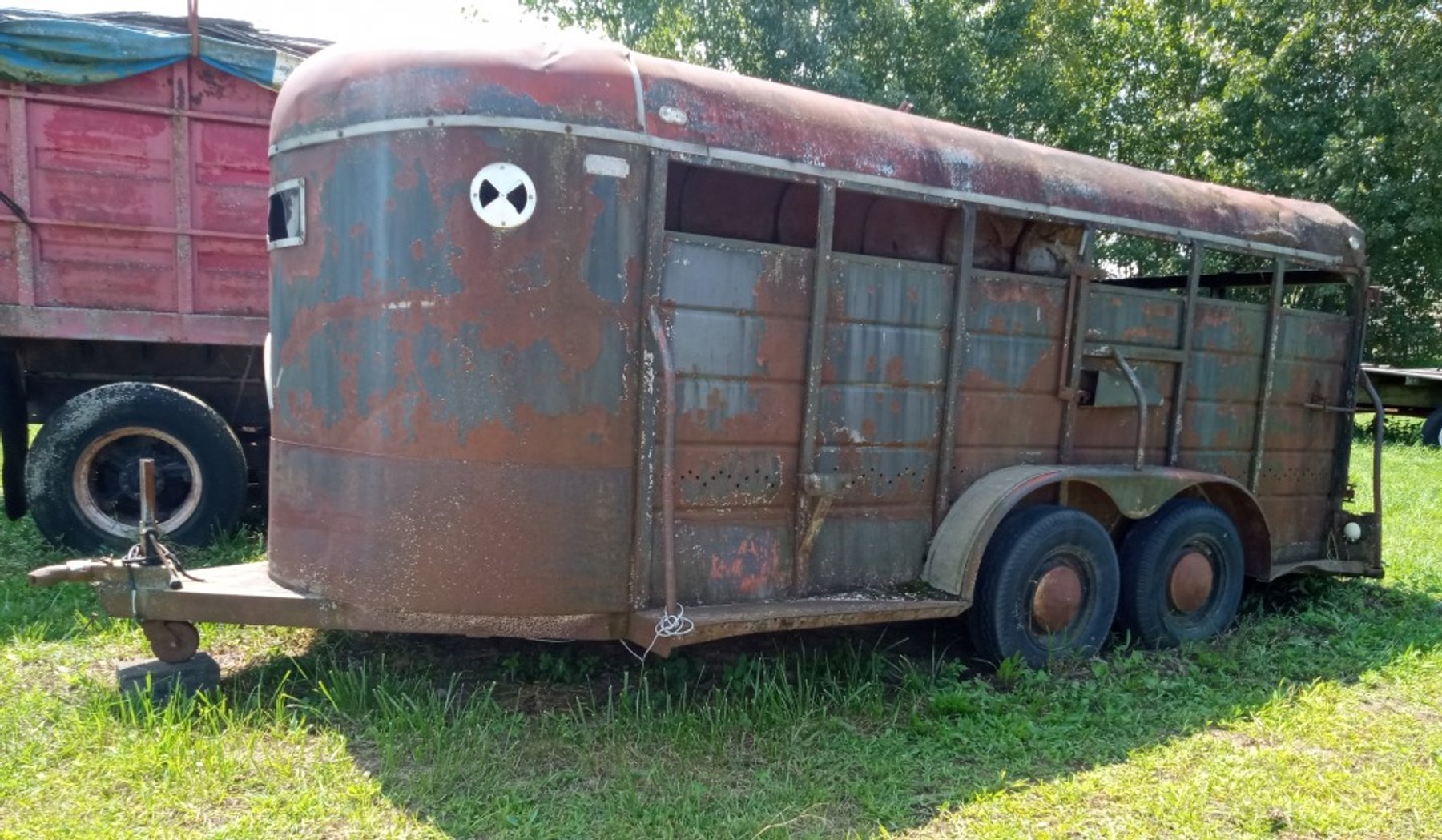 Image for Melvin & Karen Button Online Farm Equipment Auction