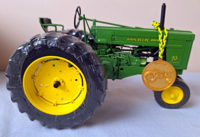 Toy Tractors, Hallmark, Die-Cast Collectibles Online Auction