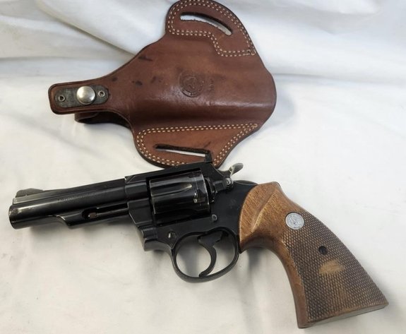 Online Auction of Treasures