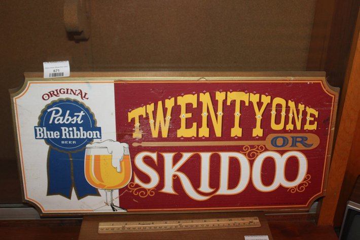 Image for Retro Revival: Vintage Decor & Collectibles Auction