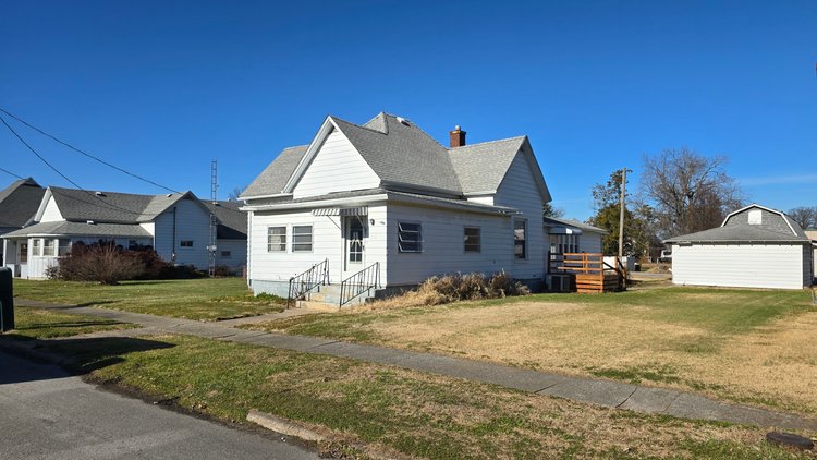Image for Two Houses One with an Extra Lot and One with a Barn